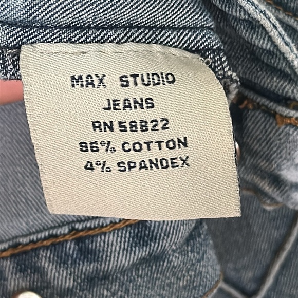 MAX STUDIO Women’s Distressed Denim Jacket with Quilted Design Size Small - Picture 9 of 9